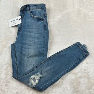 NWT Women's Dogma Distressed Blue Skinny Jeans